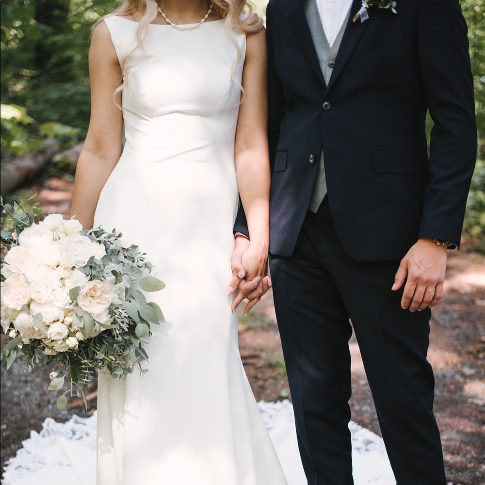 Trumpet wedding dress, short sleeved - Picture 1 of 6
